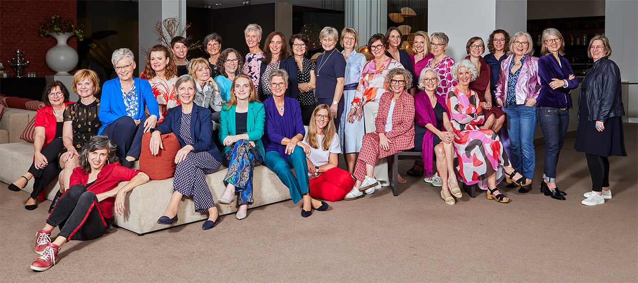 Netzwerk CorporateColor Gruppenfoto Fortbildung Düsseldorf 2024